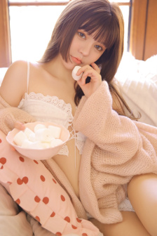 坐在学长硬硬的上面写作业